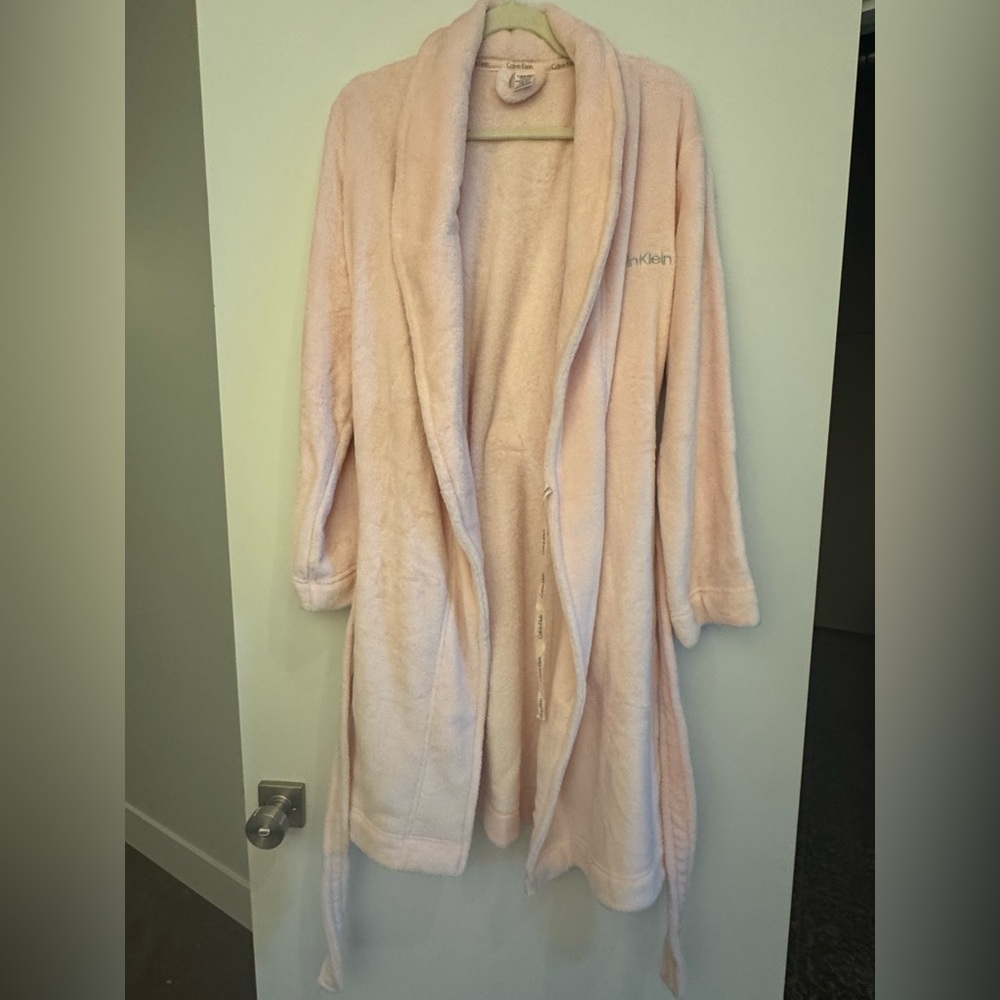 Calvin Klein Soft Blush Robe - Picture 3 of 5